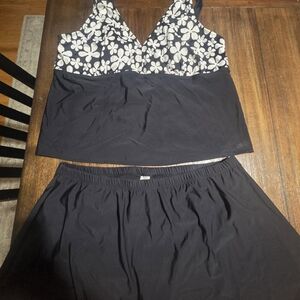 Womens Plus Floral 2 Piece Swim Skirt Set